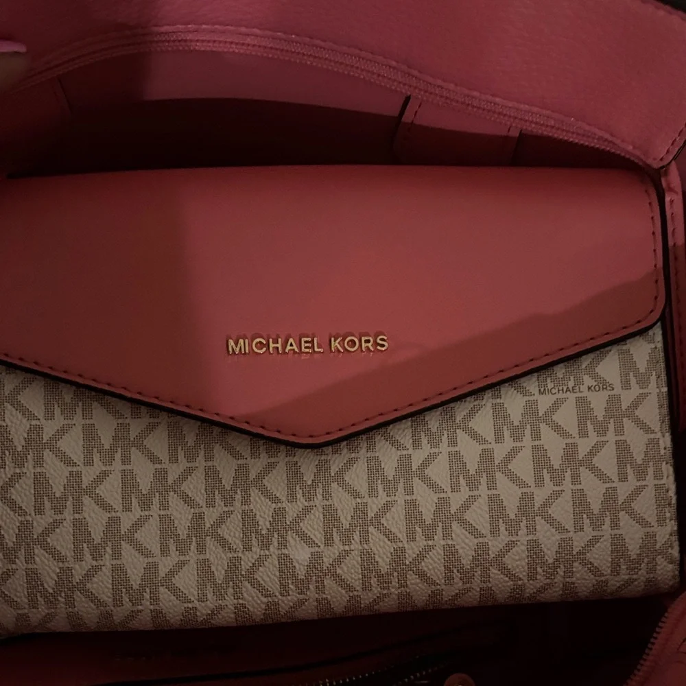Michael Kors Vibrant Pink Tote with detachable clutch and makeup bag with strap. - Picture 6 of 12